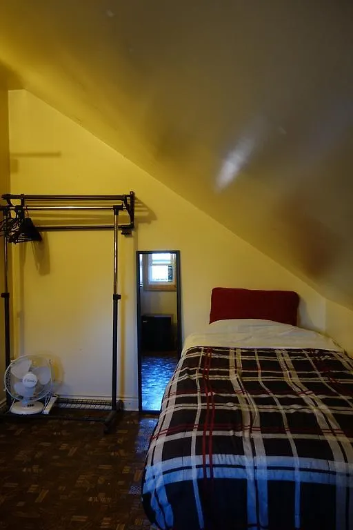 Spadina 11 Guesthouse Toronto