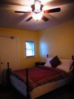 Spadina 11 Guesthouse Toronto