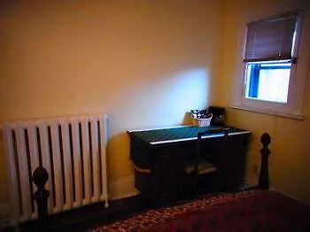 Spadina 11 Guesthouse Toronto